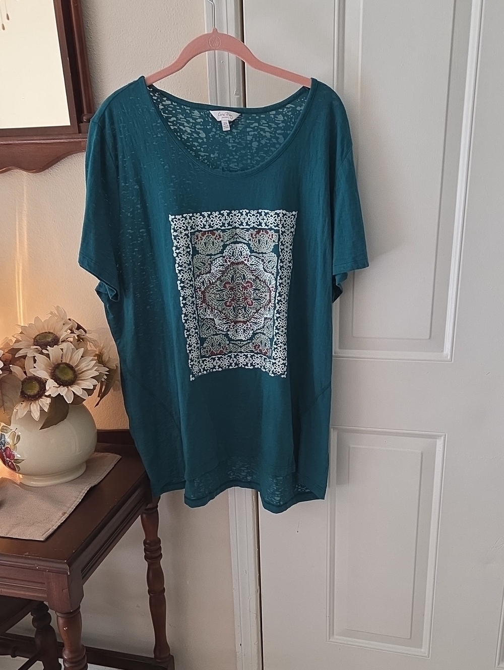 Coral Bay Teal Short-Sleeve Tee with Center Medallion Print